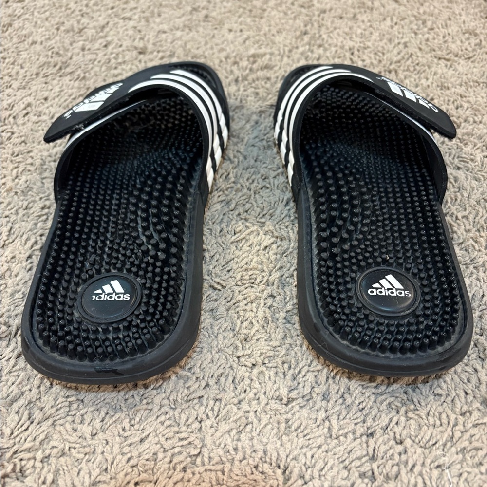 💙🤍adidas • blue & white slides • 8 - Picture 2 of 6